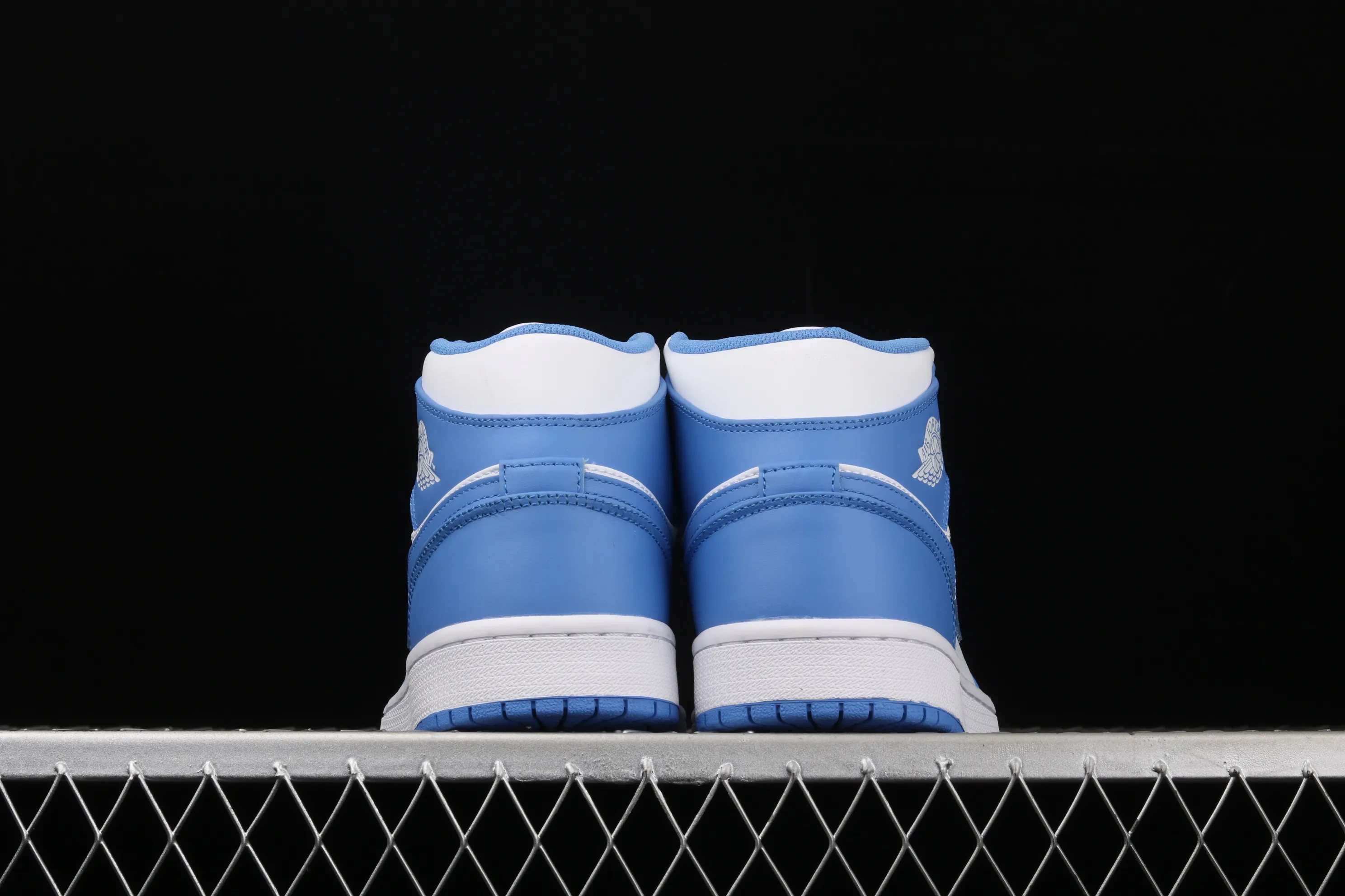 All categories Air Jordan Jordan series basketball shoes Air Jordan 1 Mid Air Jordan 1 Mid AJ1 Joe 1 white and blue 554724-106